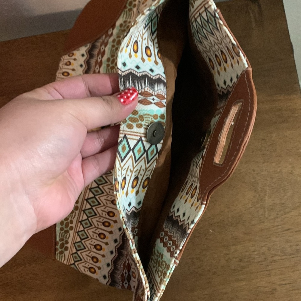 Chateau Tribal Clutch - Picture 3 of 9